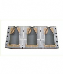 Bottle blow mould